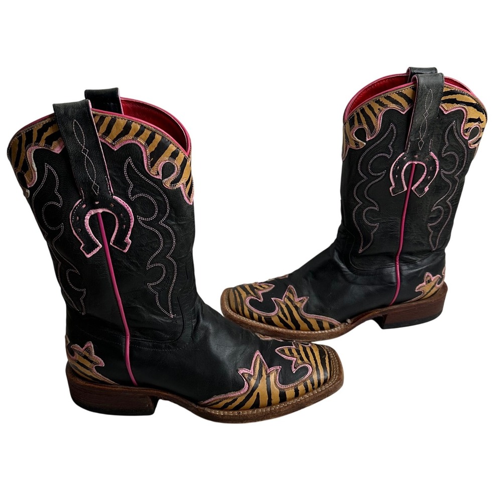 Macie Bean Embroidered Black Mad Cow Foot and a Double Stitch Square Toe 6.5